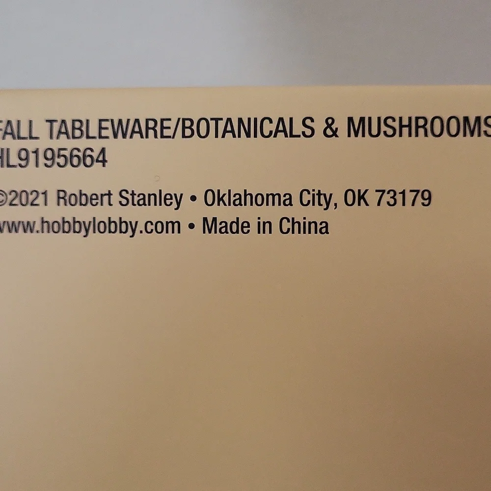 TABLE RUNNER Robert Stanley Botanicals & Mushrooms